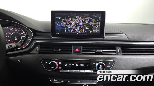 Audi A4 2019 — photo 14