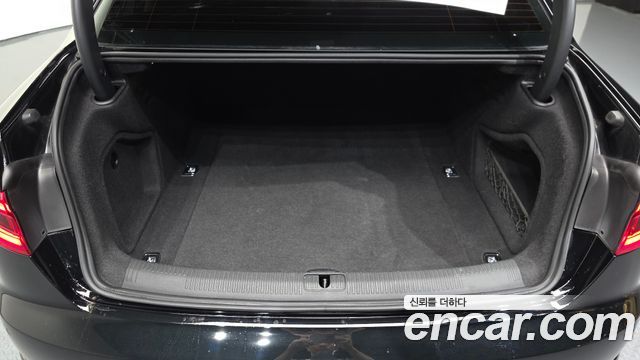 Audi A4 2019 — photo 20