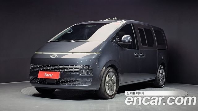Hyundai Staria 2025 — photo 1