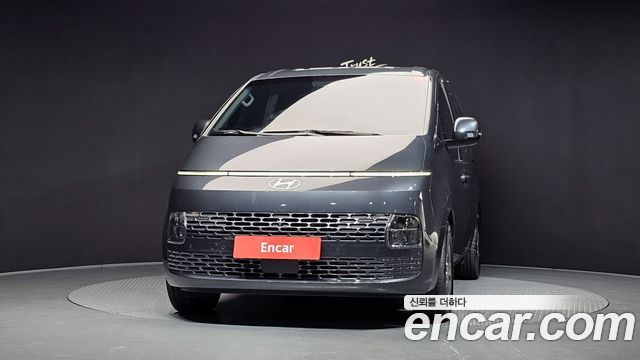 Hyundai Staria 2025 — photo 3