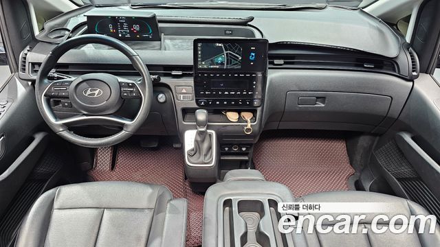 Hyundai Staria 2025 — photo 10