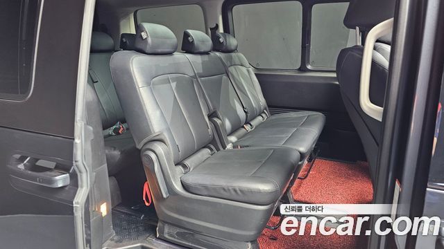 Hyundai Staria 2025 — photo 17