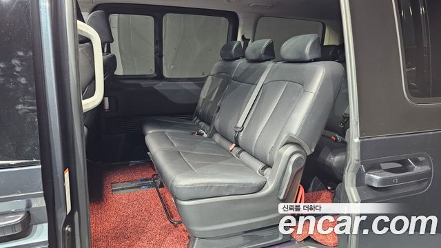 Hyundai Staria 2025 — photo 18