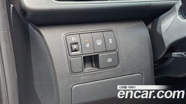 Hyundai Staria 2025 — photo 22