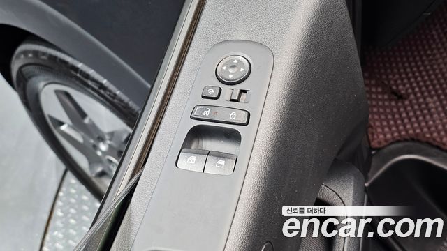 Hyundai Staria 2025 — photo 23