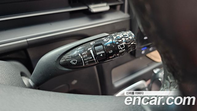 Hyundai Staria 2025 — photo 25