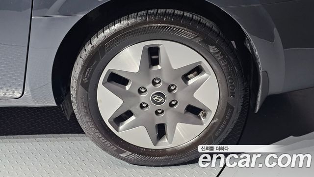 Hyundai Staria 2025 — photo 7