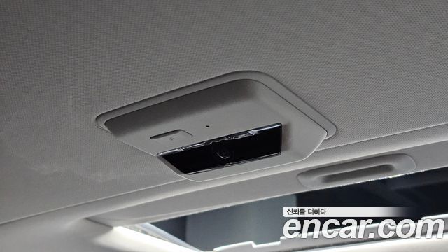 Hyundai Staria 2025 — photo 28
