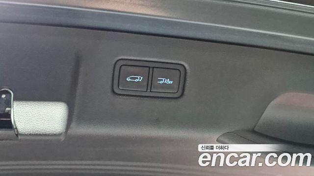 Hyundai Staria 2025 — photo 29