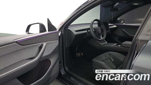 Tesla Model Y 2026 — photo 13