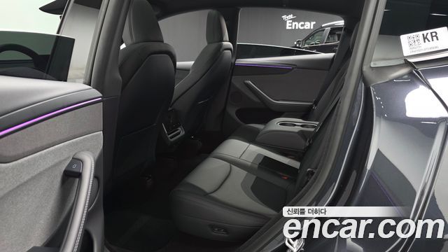 Tesla Model Y 2026 — photo 17