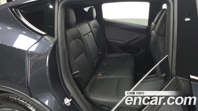 Tesla Model Y 2026 — photo 18