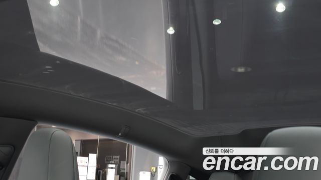 Tesla Model Y 2026 — photo 23