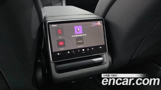 Tesla Model Y 2026 — photo 25