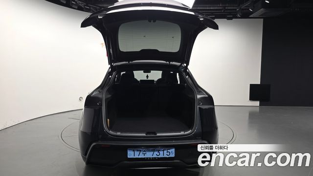 Tesla Model Y 2026 — photo 26