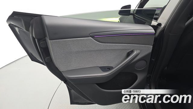 Tesla Model Y 2026 — photo 15