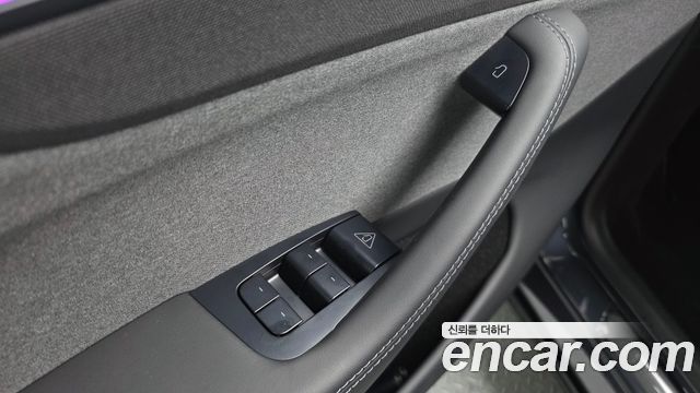 Tesla Model Y 2026 — photo 28