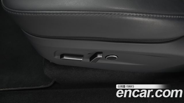 Tesla Model Y 2026 — photo 30
