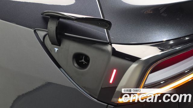Tesla Model Y 2026 — photo 37
