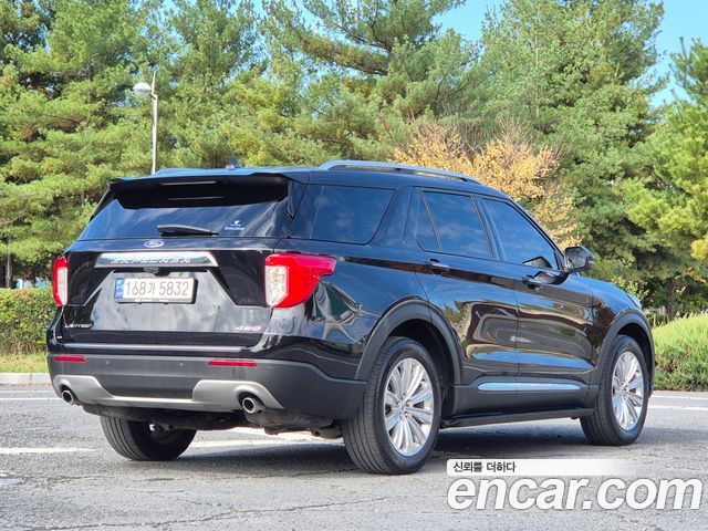Ford Explorer 2021 — photo 4