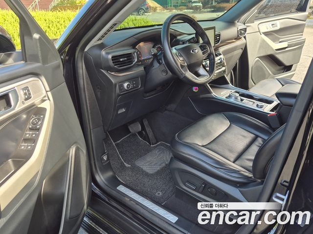 Ford Explorer 2021 — photo 11