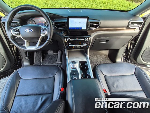 Ford Explorer 2021 — photo 12
