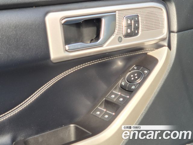 Ford Explorer 2021 — photo 15