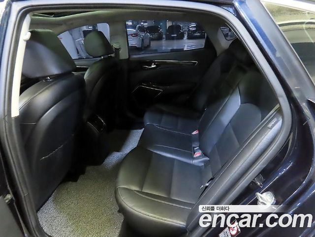 Kia K7 2018 — photo 8