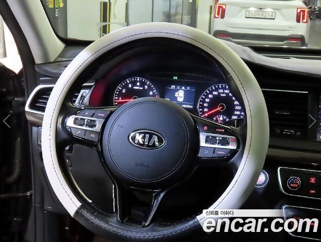 Kia K7 2018 — photo 9