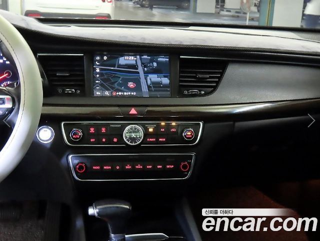 Kia K7 2018 — photo 12