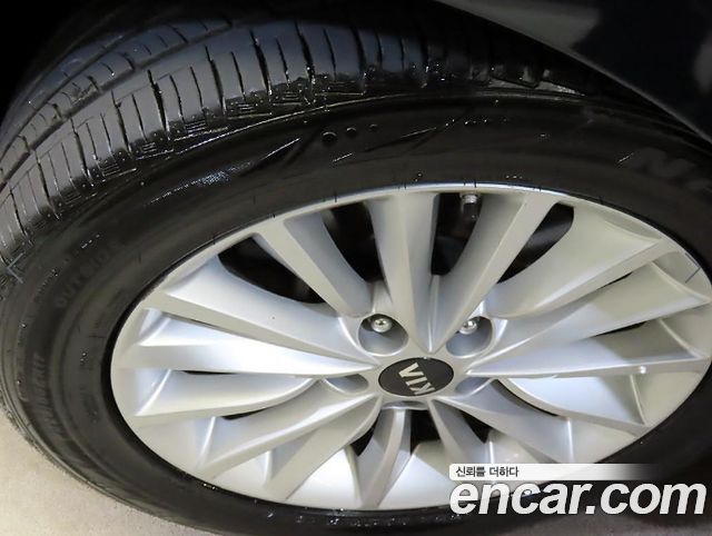 Kia K7 2018 — photo 20