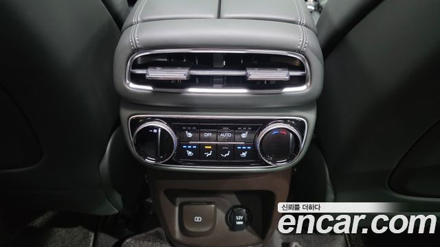 Genesis GV80 2023 — photo 35