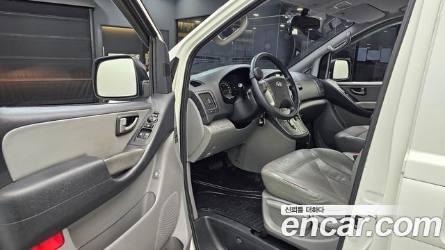 Hyundai Starex 2012 — photo 13