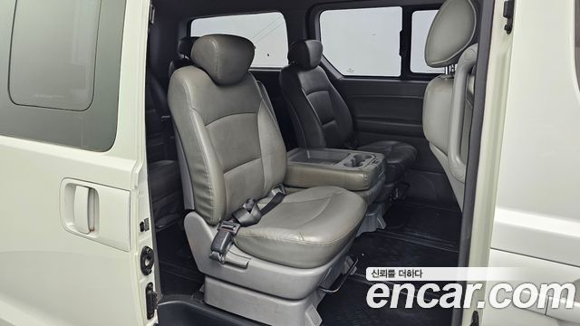 Hyundai Starex 2012 — photo 17