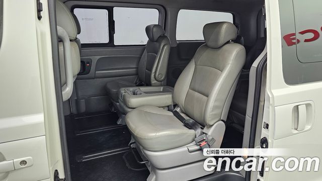 Hyundai Starex 2012 — photo 18