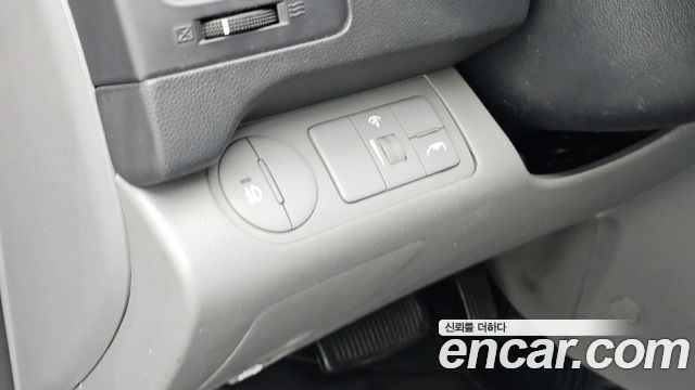 Hyundai Starex 2012 — photo 21