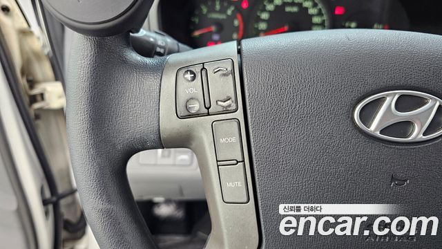 Hyundai Starex 2012 — photo 25
