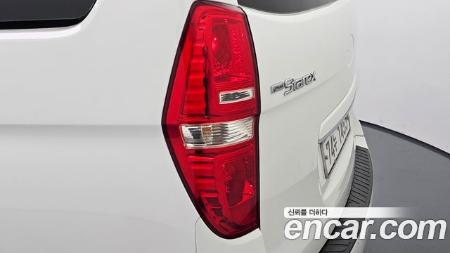 Hyundai Starex 2012 — photo 9