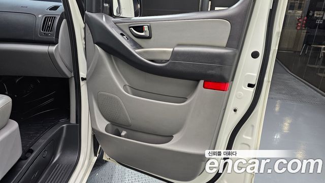 Hyundai Starex 2012 — photo 15