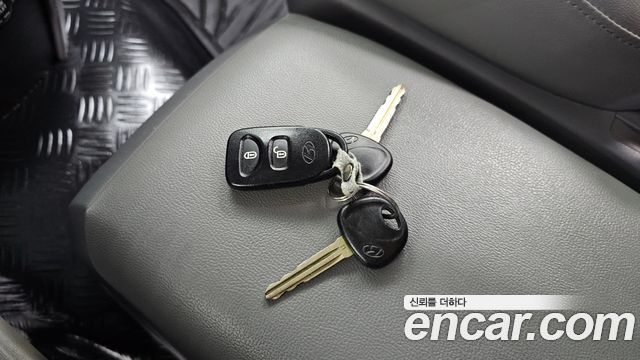 Hyundai Starex 2012 — photo 28