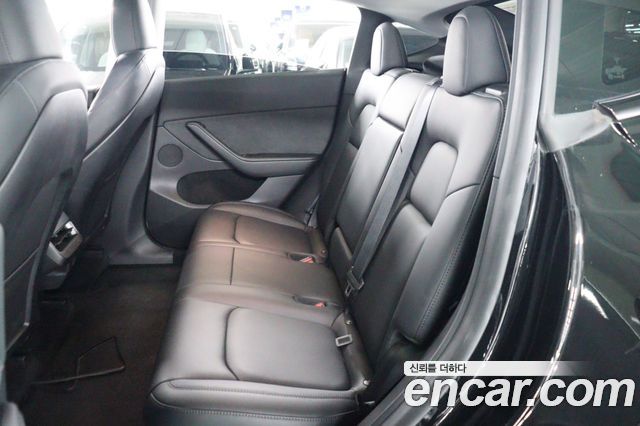 Tesla Model Y 2024 — photo 9