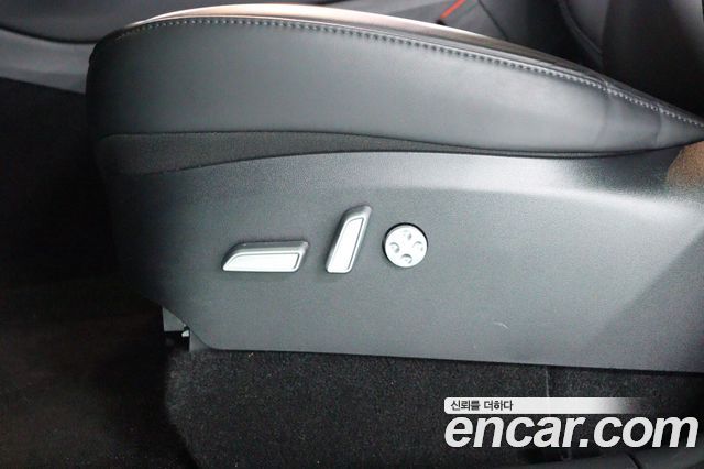 Tesla Model Y 2024 — photo 10