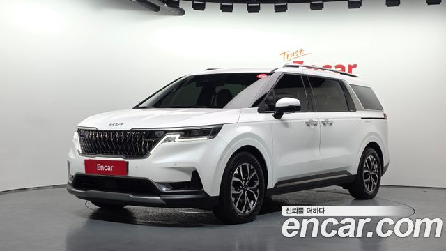 Kia Canival 2023 — photo 1