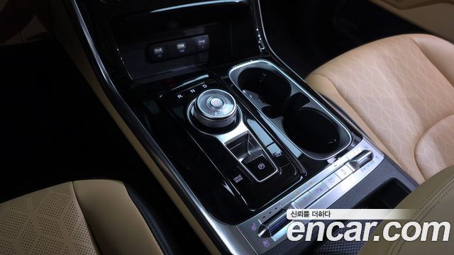 Kia Canival 2023 — photo 9