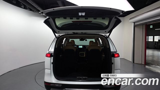 Kia Canival 2023 — photo 20