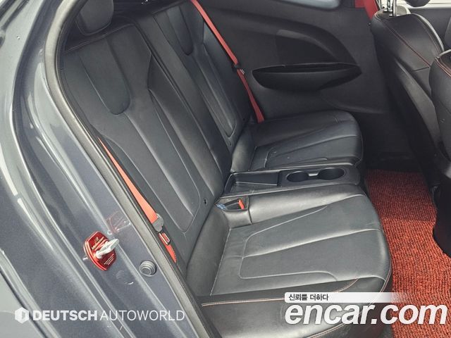 Hyundai Veloster 2018 — photo 12