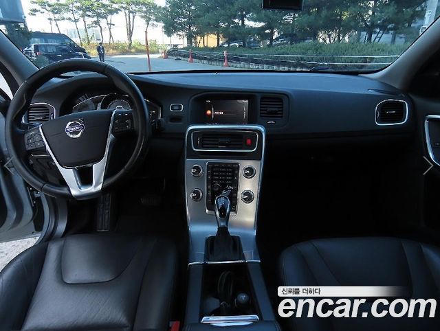 Volvo S60 2017 — photo 7