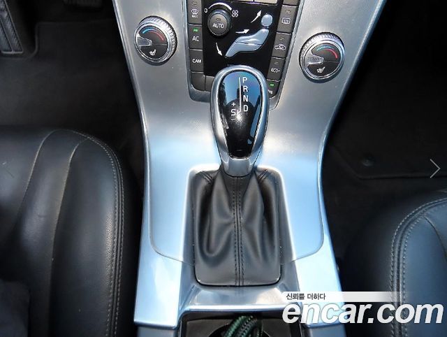 Volvo S60 2017 — photo 10