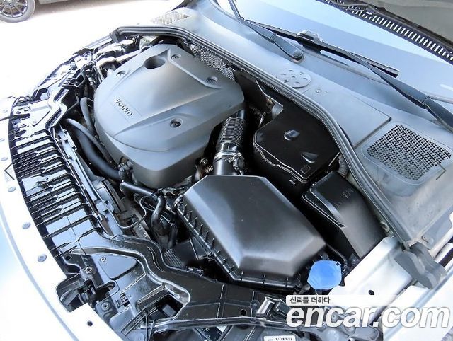 Volvo S60 2017 — photo 19