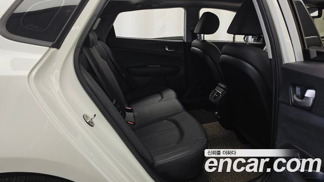 Kia K5 2018 — photo 17